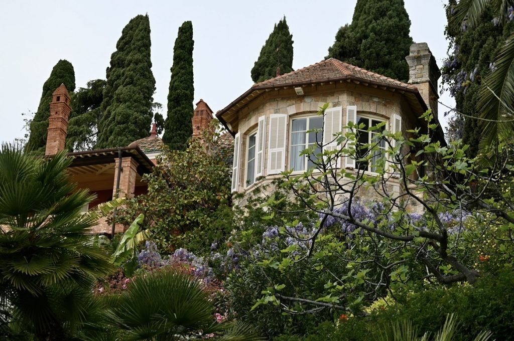 Dove vedere il glicine in Liguria: la Villa della Pergola ad Alassio